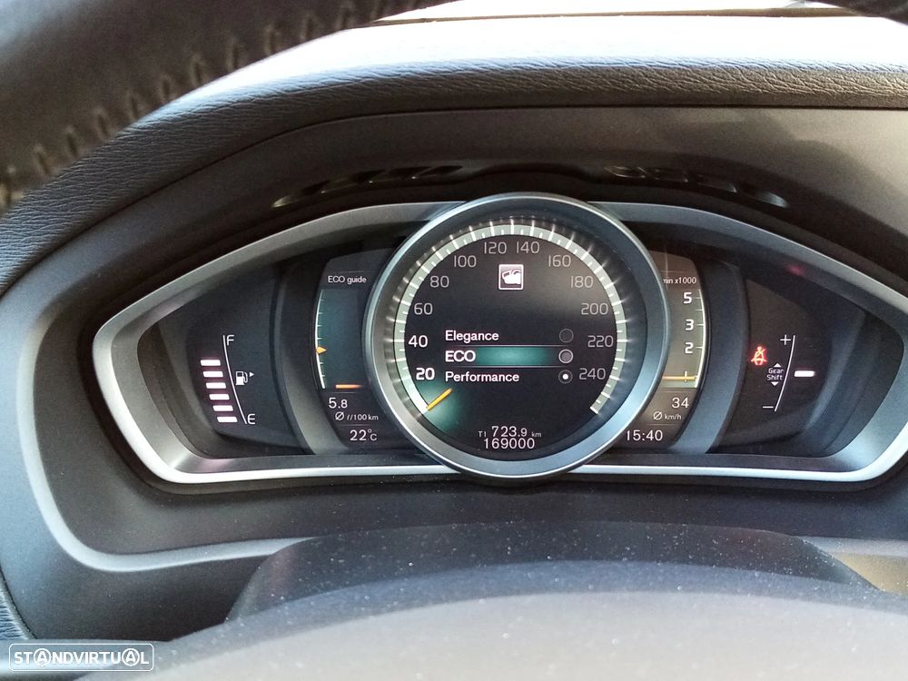 Volvo V40 D2 Inscription - 12