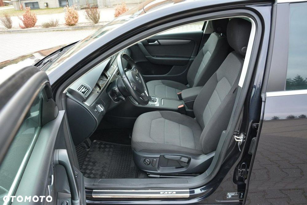 Volkswagen Passat - 19