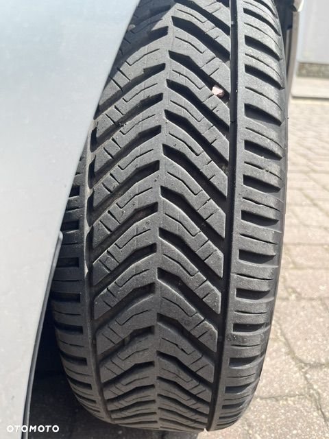 Skoda RAPID 1.2 TSI Active Max - 19