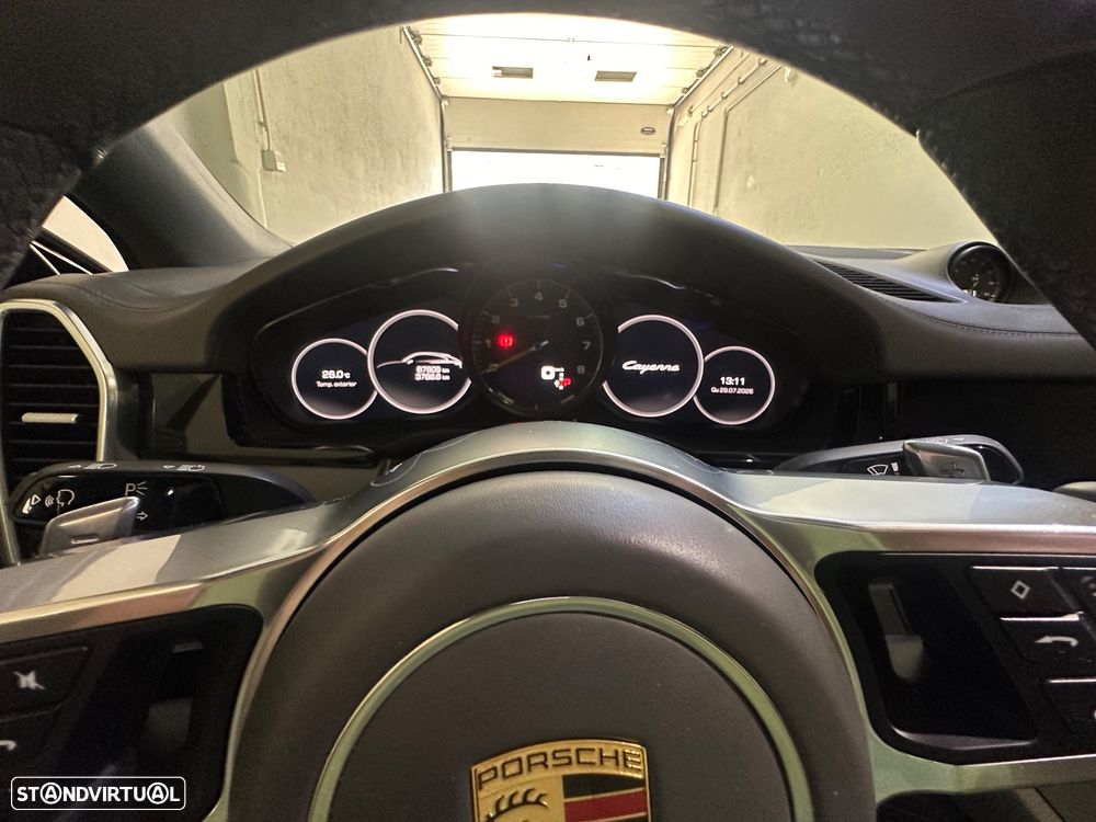 Porsche Cayenne Coupé E-Hybrid - 6
