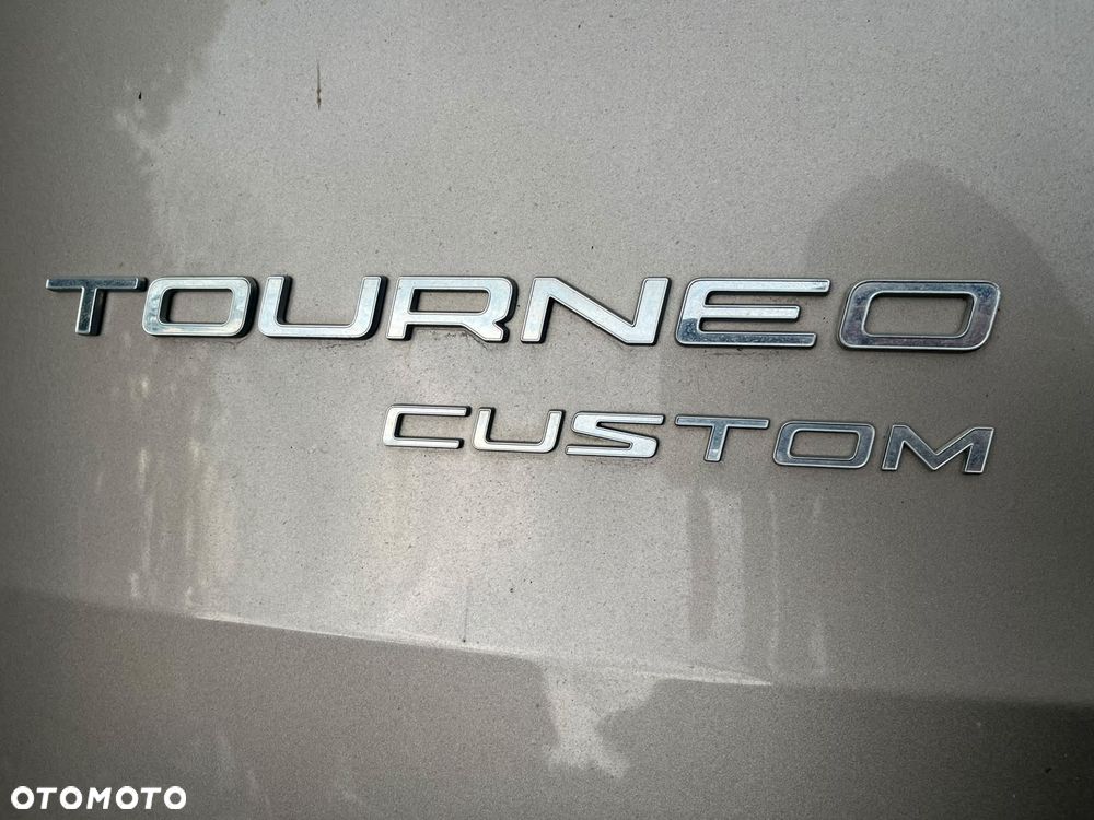 Ford Tourneo Custom - 15