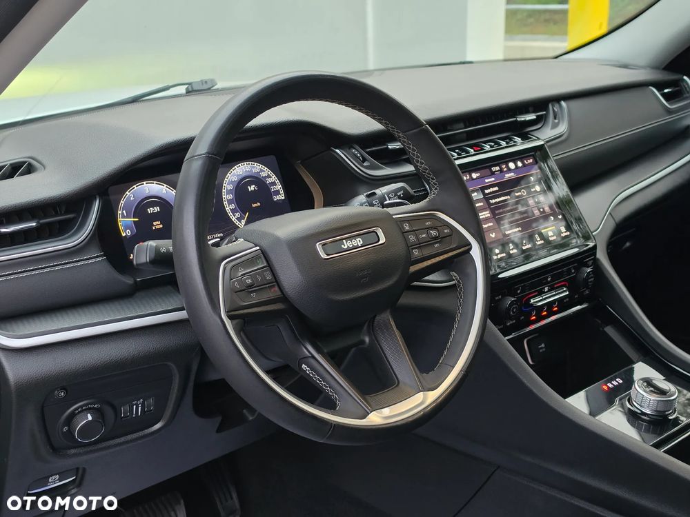 Jeep Grand Cherokee - 25