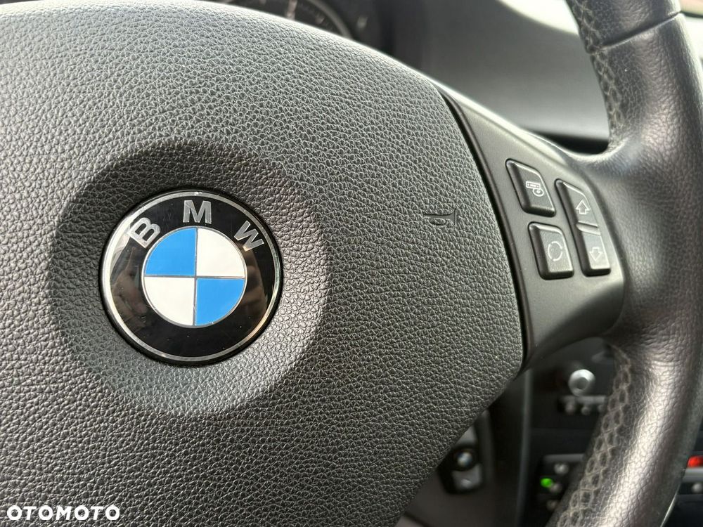 BMW Seria 3 320d - 23