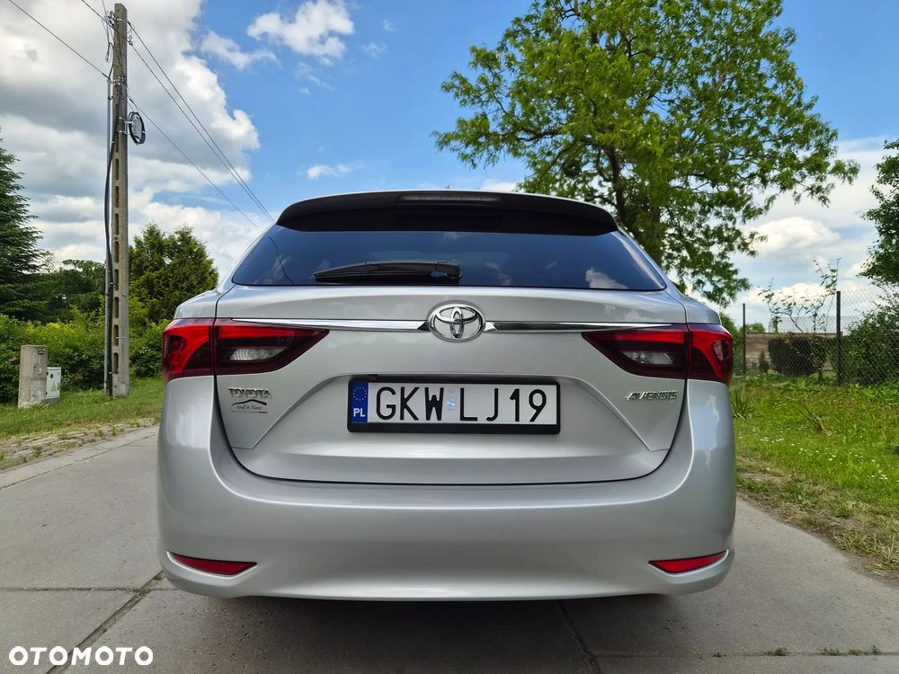 Toyota Avensis 1.8 Executive - 9