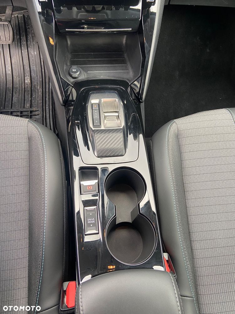 Peugeot 208 e-208 50kWh Allure - 10