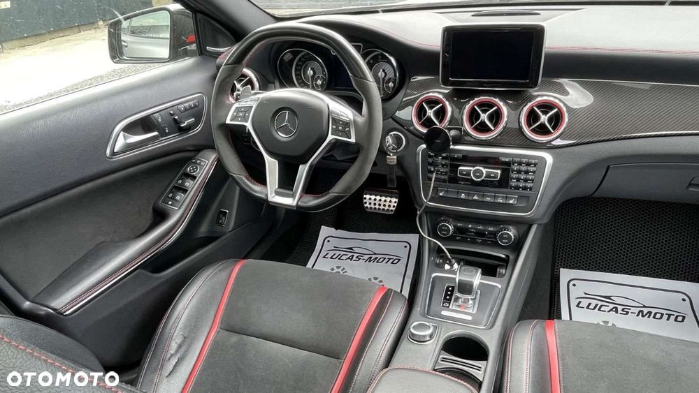 Mercedes-Benz GLA - 32