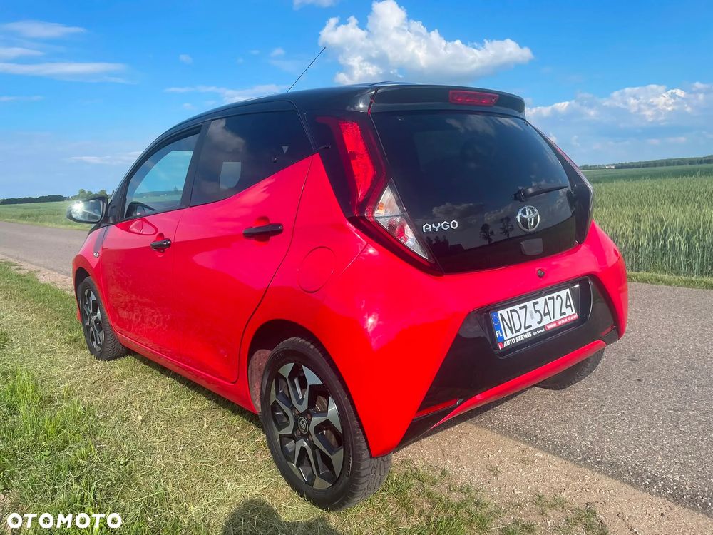 Toyota Aygo x.shift x-play connect - 4