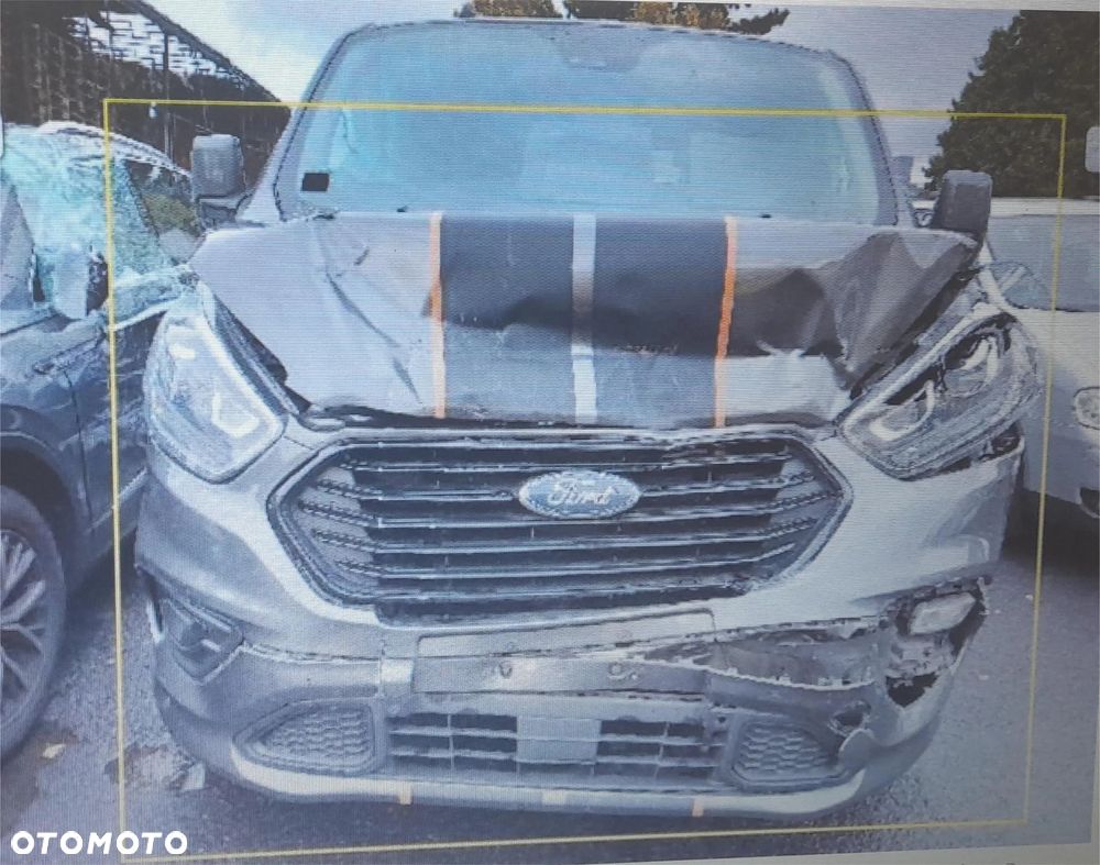 Ford Tourneo Custom - 5