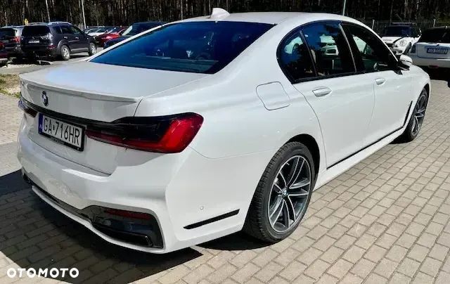 BMW Seria 7 730d xDrive mHEV sport - 2