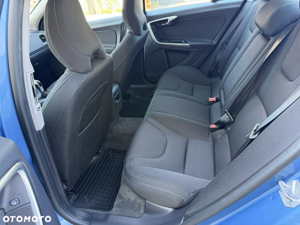 Volvo S60 D4 Kinetic - 28