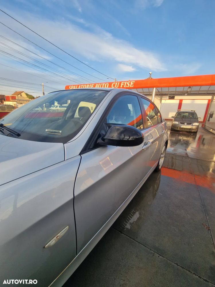 BMW Seria 3 320d Touring - 9