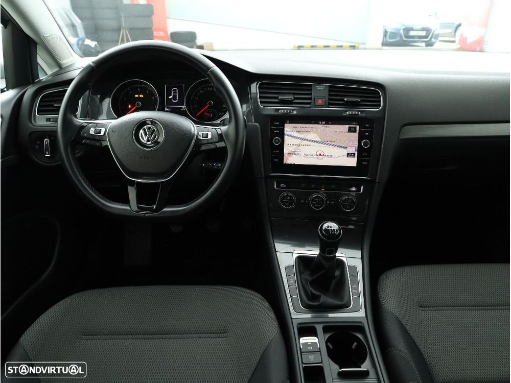 VW Golf 1.0 TSI Confortline - 19
