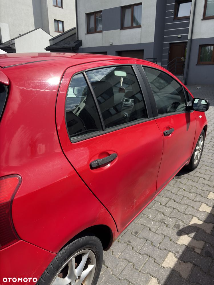 Toyota Yaris 1.3 Terra - 4
