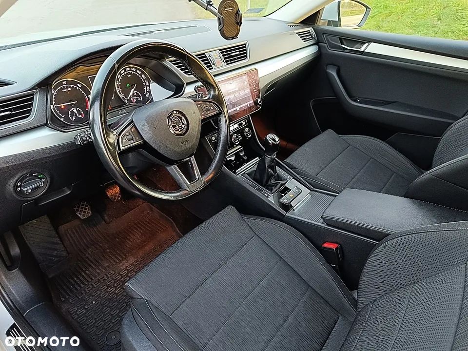 Skoda Superb 2.0 TDI Ambition - 19