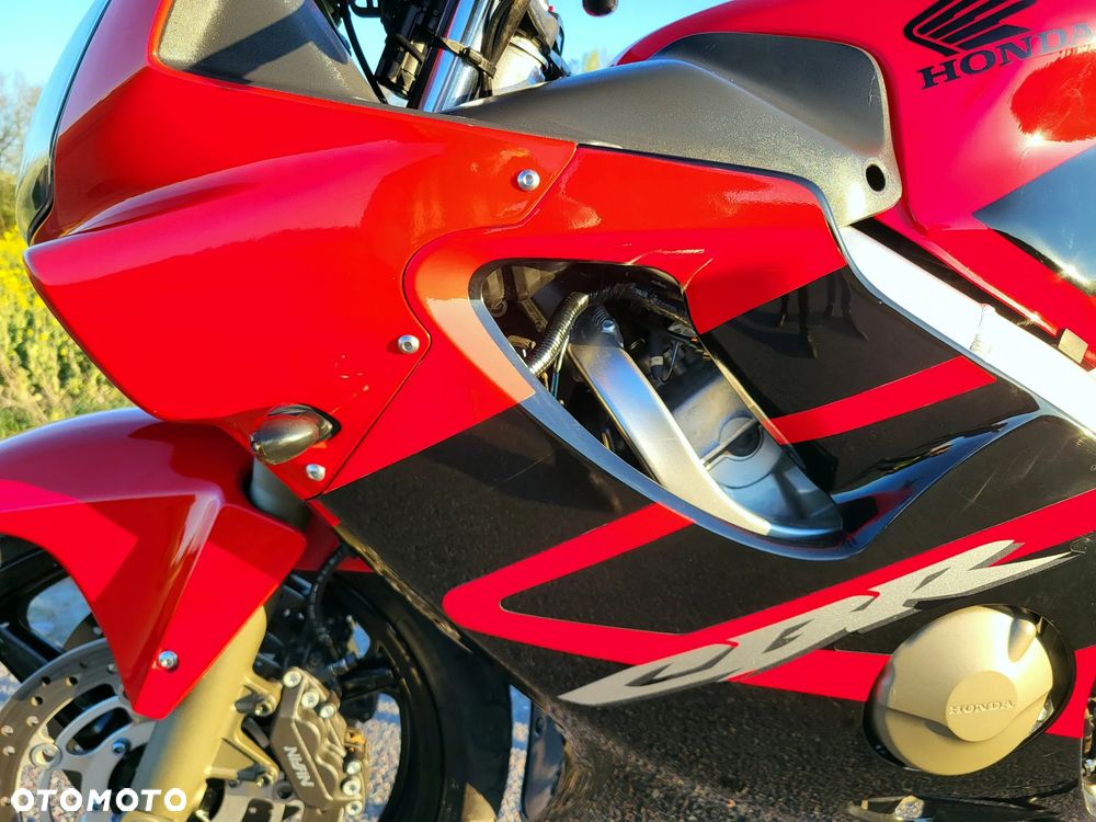 Honda CBR - 23