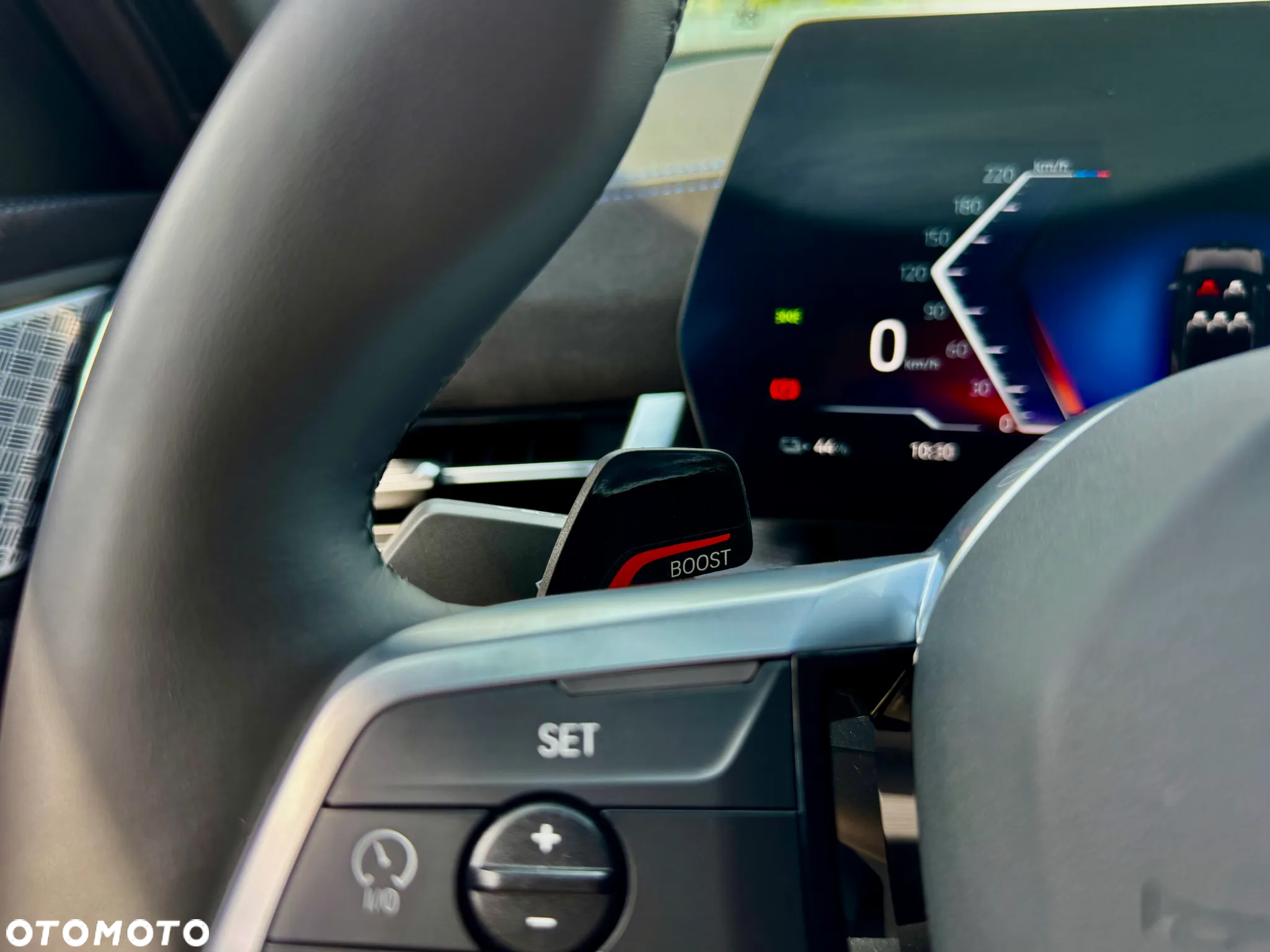 BMW iX2 eDrive20 66.5kWh M Sport - 4