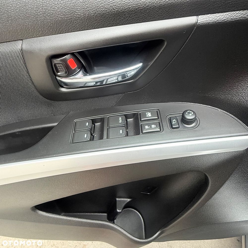 Suzuki S-Cross - 27