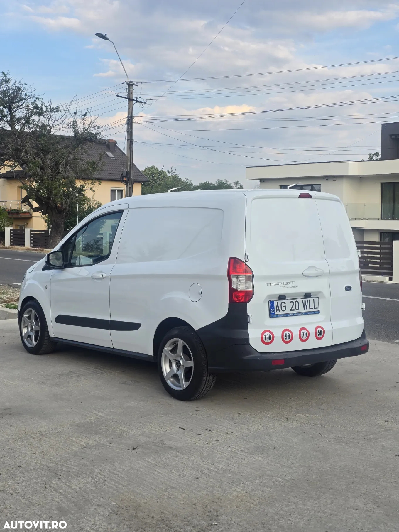 Ford Courier - 3