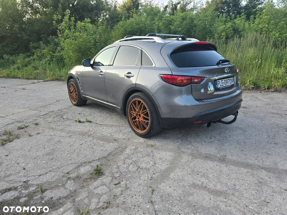 Infiniti QX70 - 3