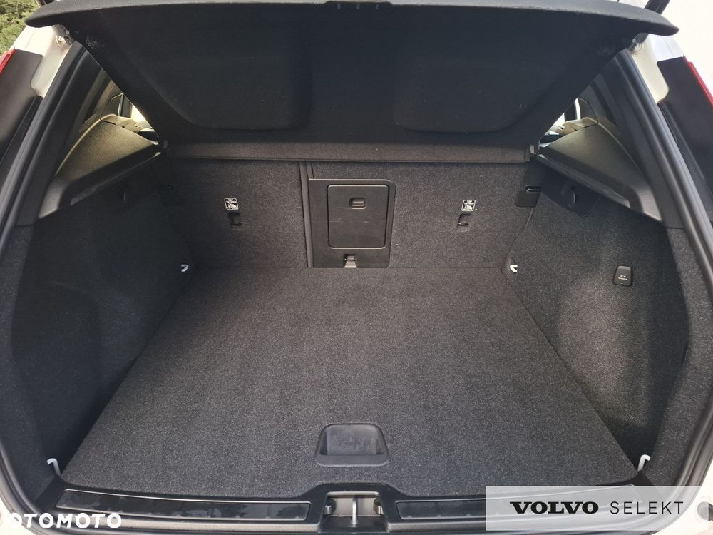 Volvo XC 40 - 32