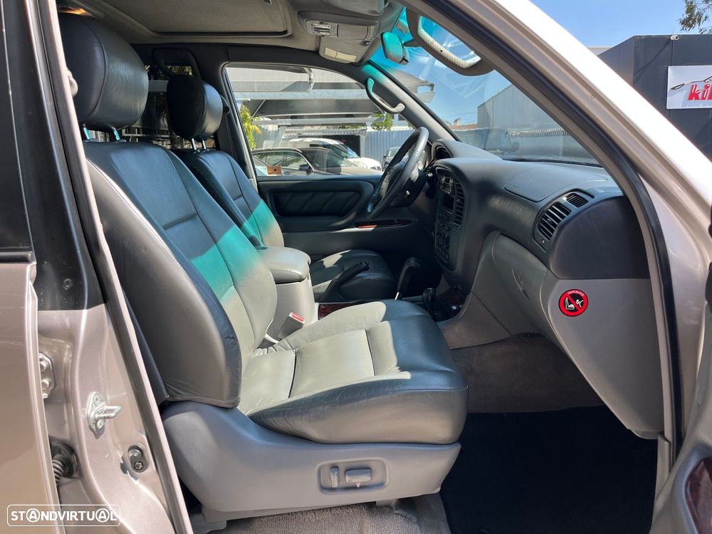 Toyota Land Cruiser - 55