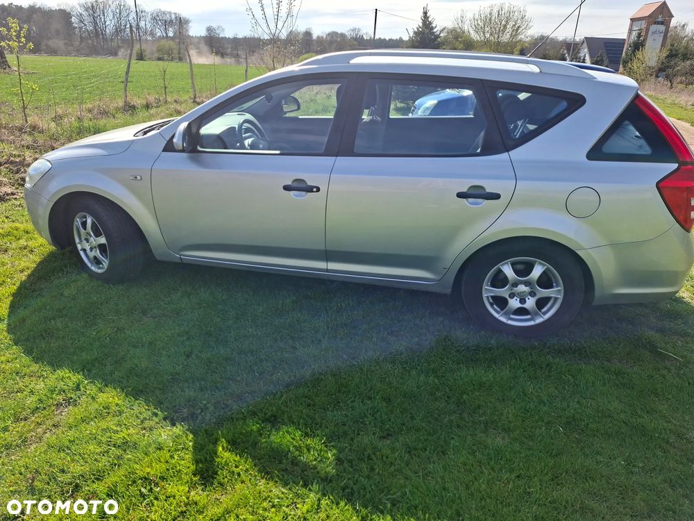 Kia Ceed - 1