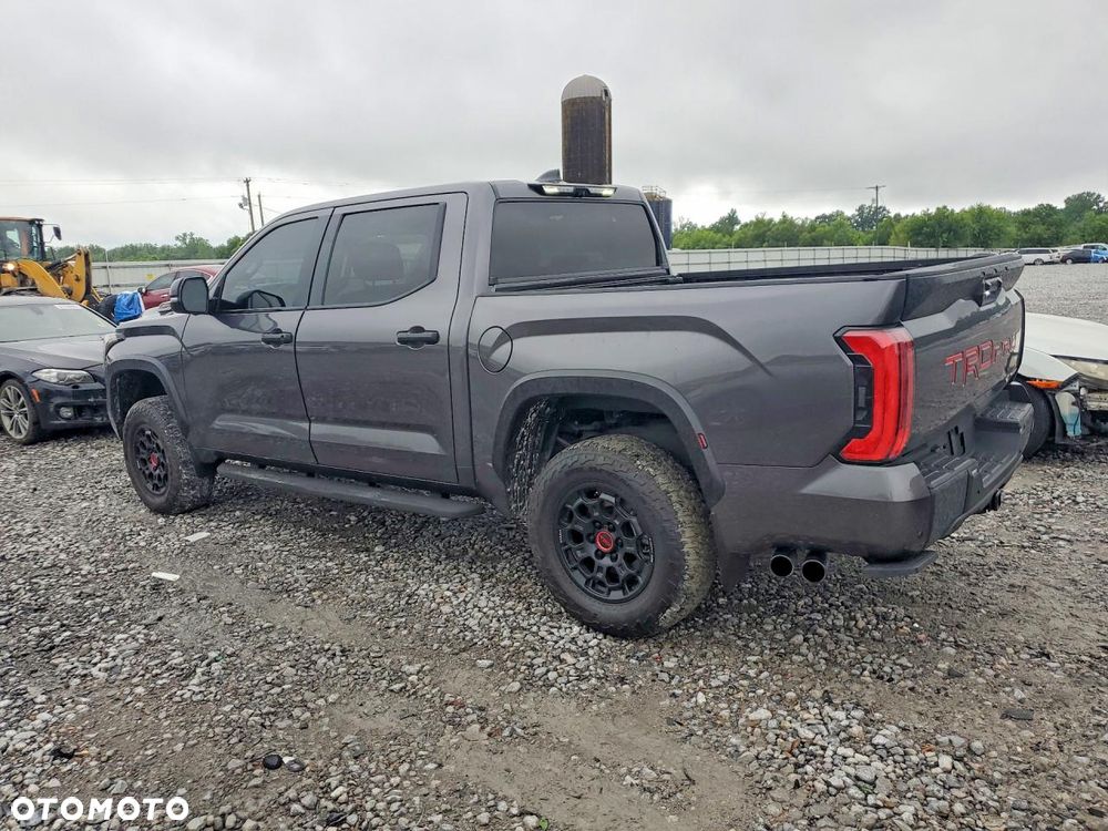 Toyota Tundra - 3
