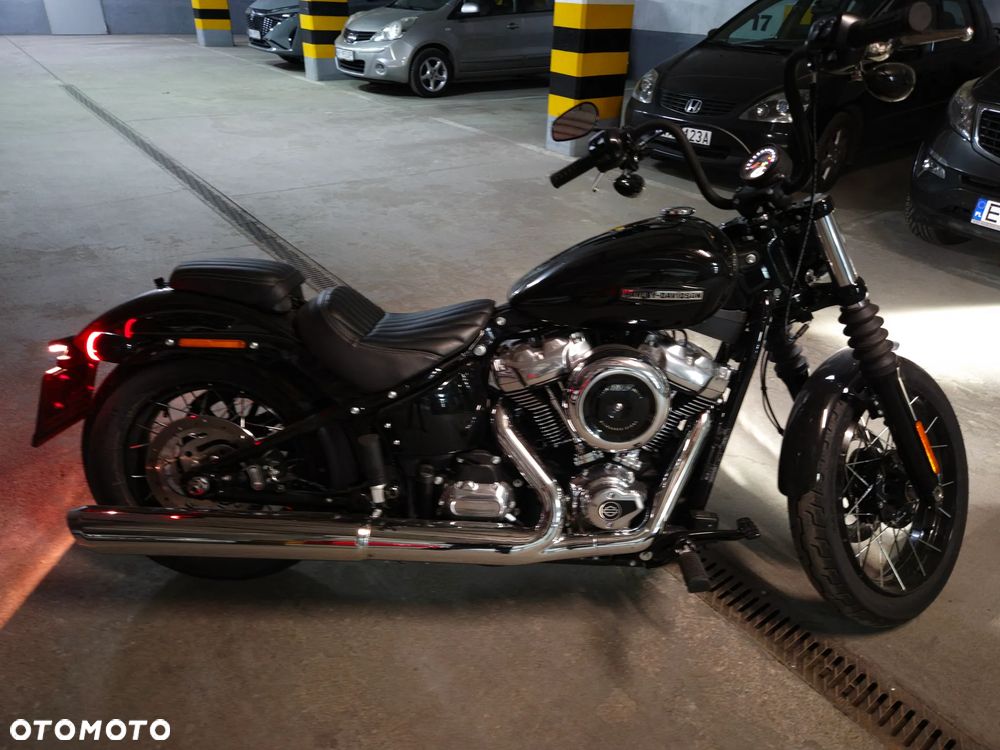 Harley-Davidson Softail Street Bob - 1