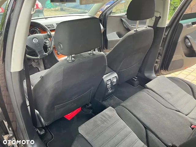 Volkswagen Passat 2.0 TDI Trendline - 14
