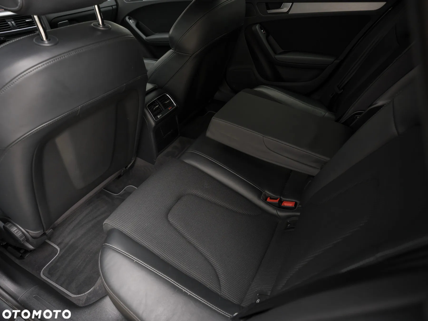 Audi A4 Avant 2.0 TDI DPF quattro S tronic S line Sportpaket - 29