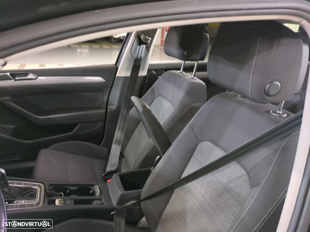 VW Passat Variant 2.0 TDi Business DSG - 4