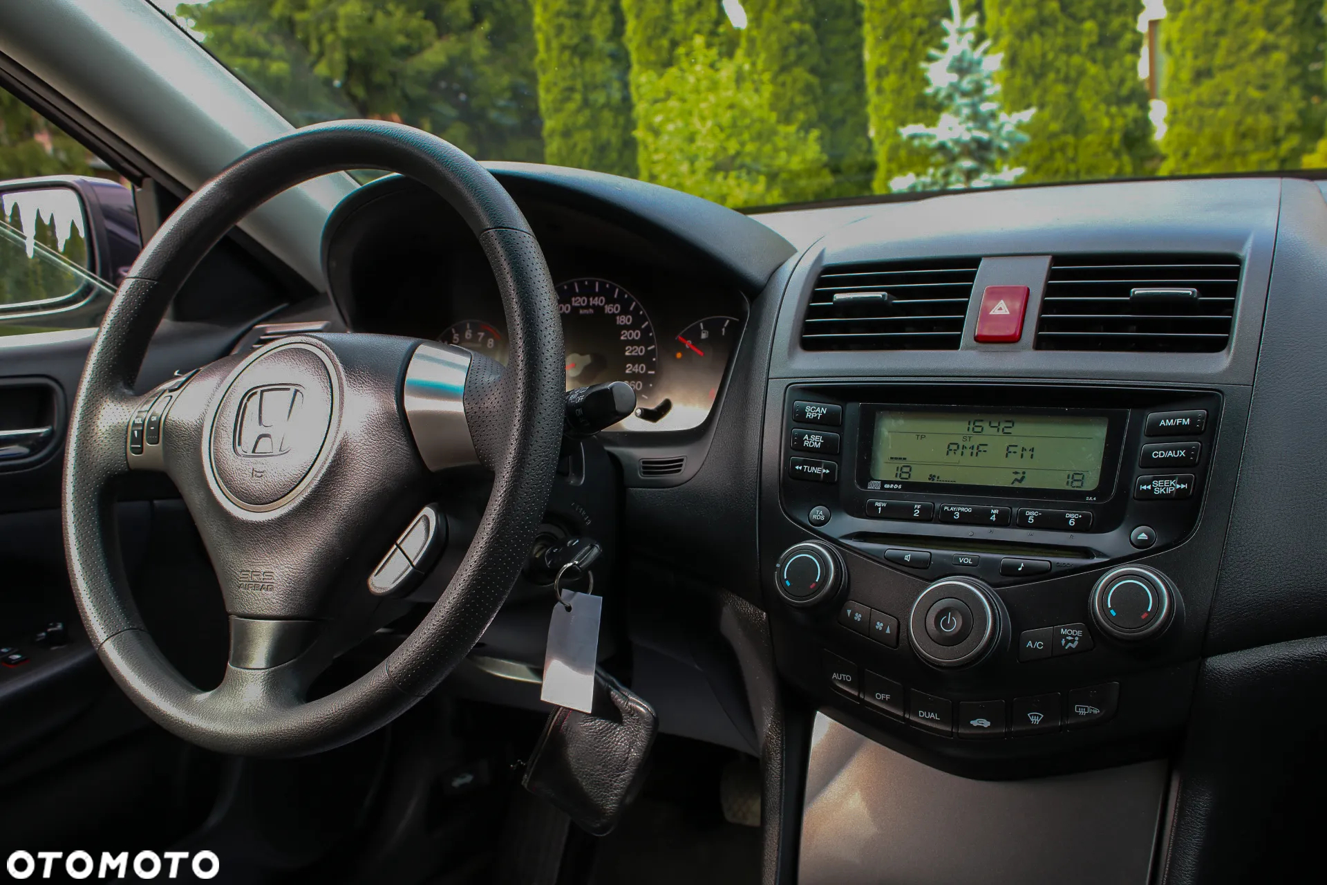 Honda Accord 2.0 Executive - 37