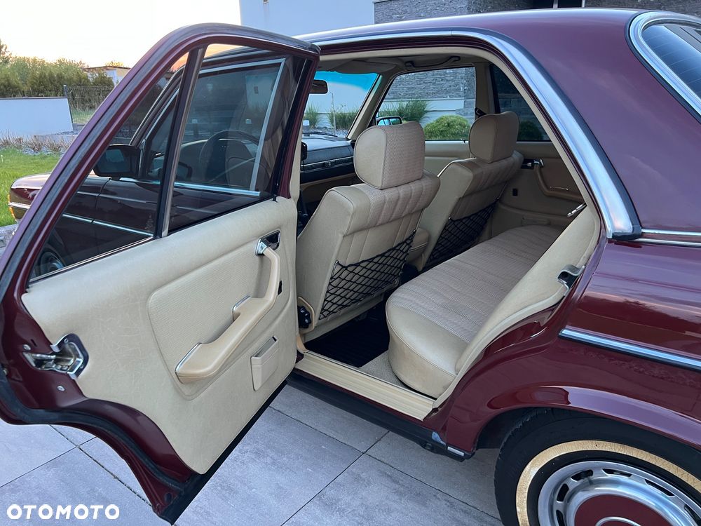 Mercedes-Benz W123 - 23