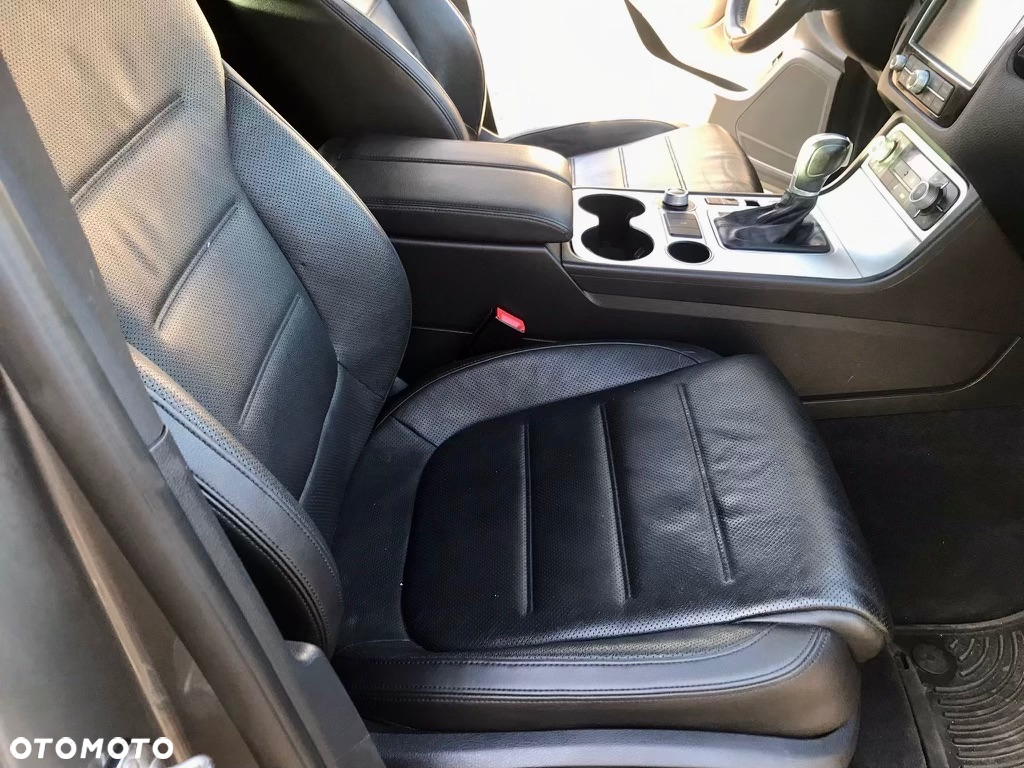 Volkswagen Touareg - 15