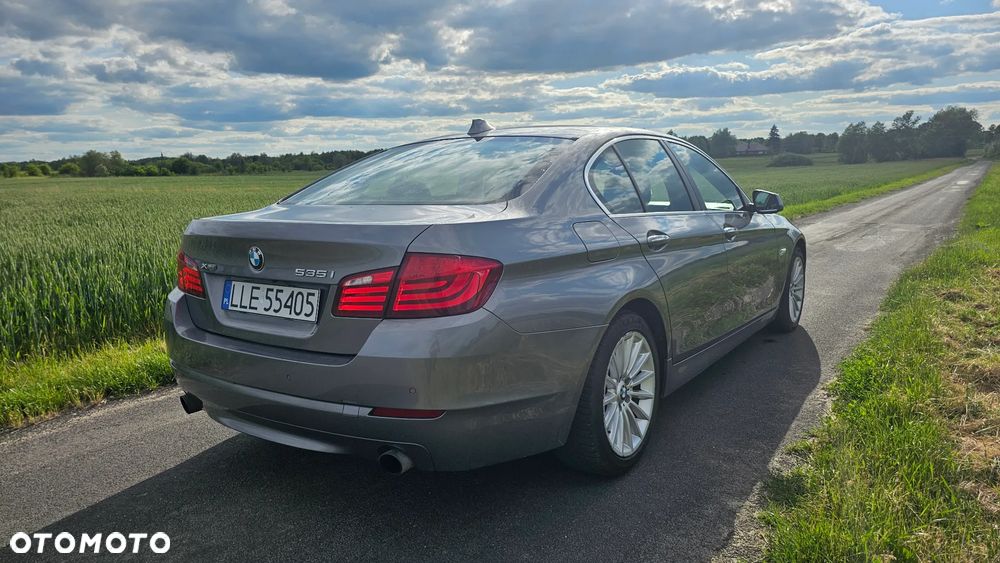 BMW Seria 5 535i xDrive Sport-Aut Luxury Line - 7