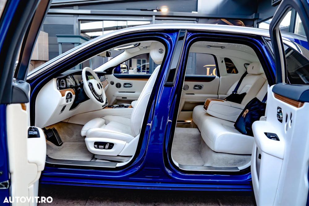 Rolls-Royce Ghost - 30