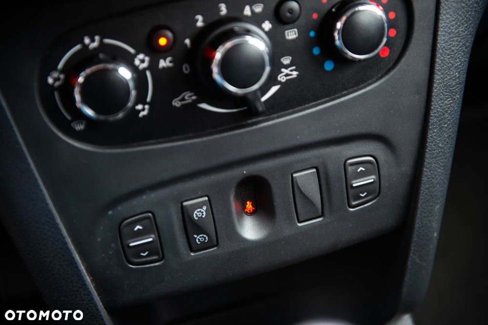 Dacia Sandero TCe 90 Celebration - 31