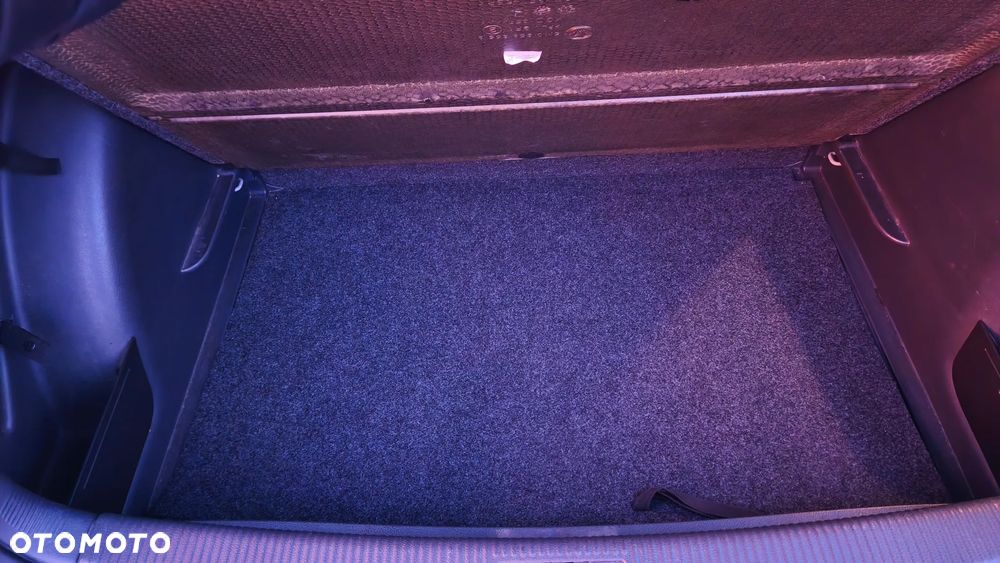 Volkswagen Golf - 34