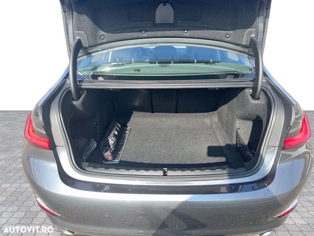 BMW Seria 3 320d Aut. Luxury Line - 13