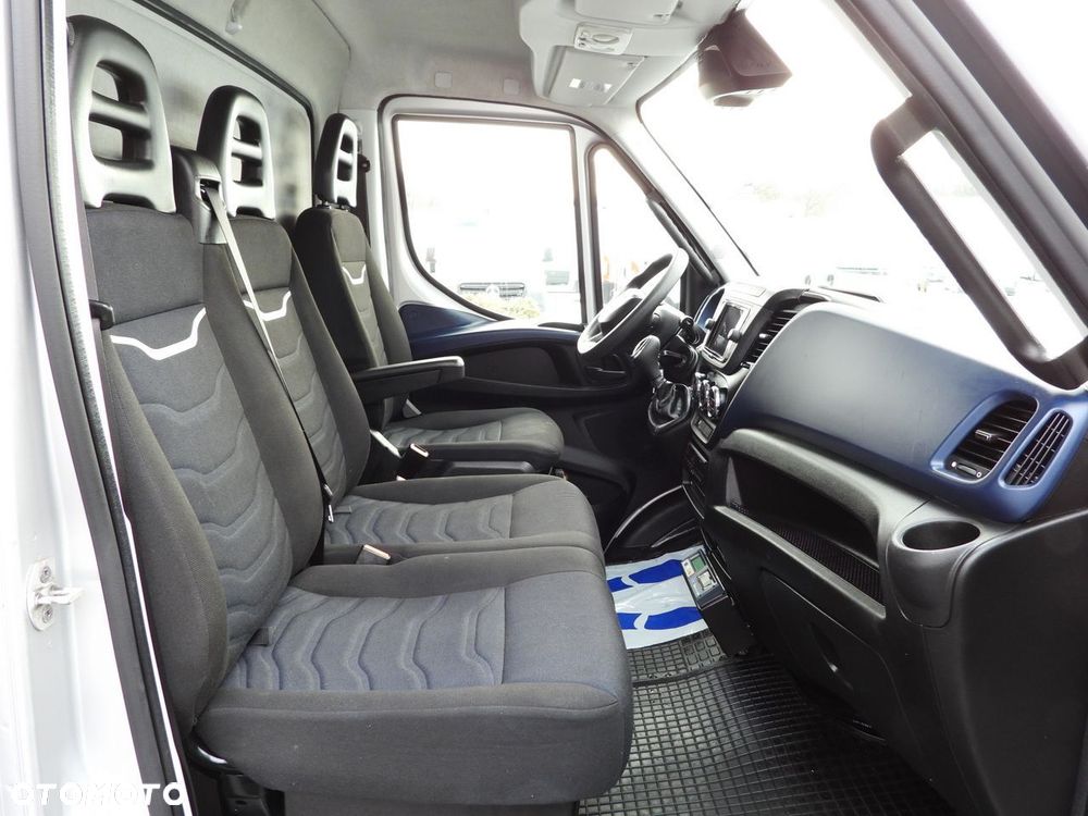 Iveco DAILY 72C18 CHŁODNIA KONTENER -10*C WINDA 9 PALET ZASILANIE 230V TEMPOMAT NAWIGACJA PNEUMATYKA AUTOMAT HI-MATIC BLIŹNIACZE KOŁA KLIMATYZACJA  180KM - 39