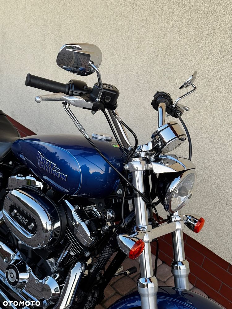 Harley-Davidson Sportster Custom 1200C - 15