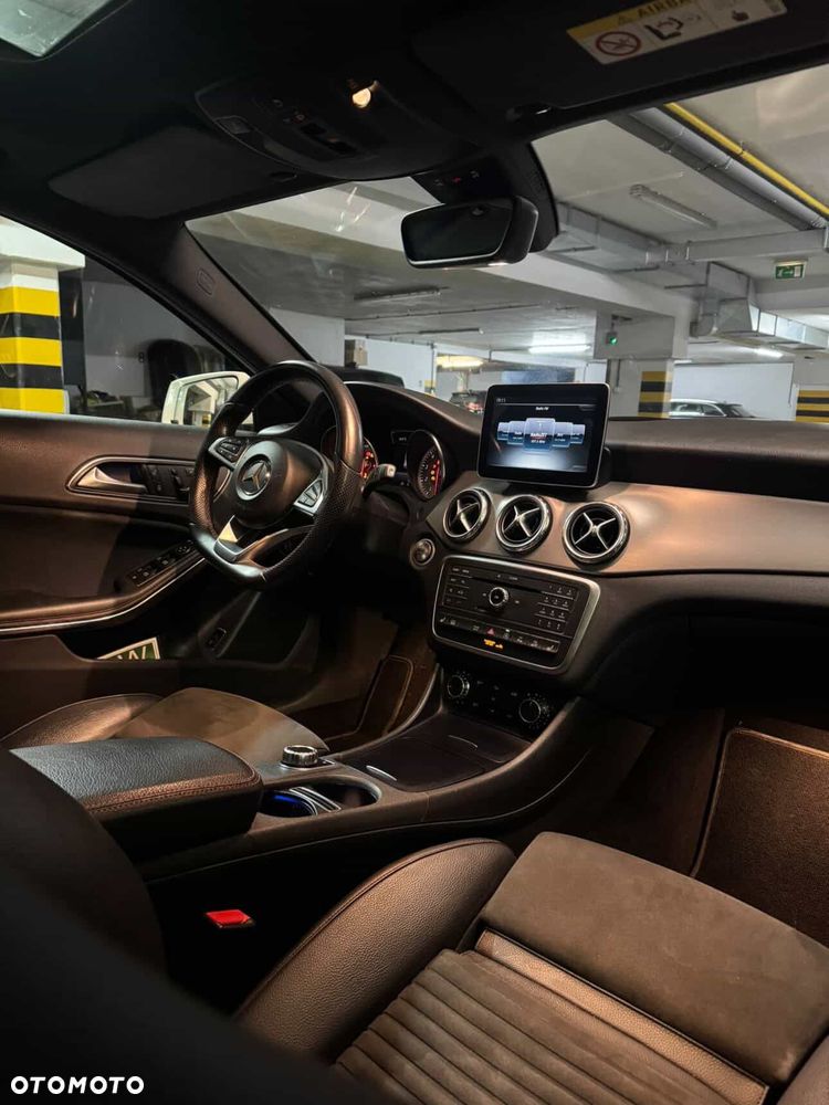 Mercedes-Benz GLA 250 4-Matic AMG Line - 21