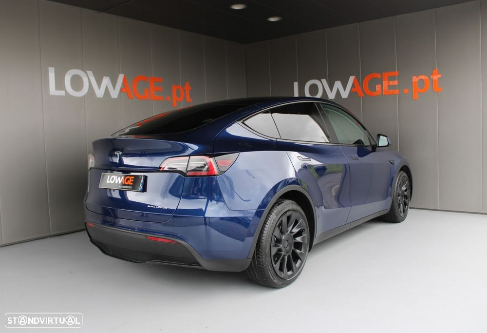 Tesla Model Y Long Range Dual Motor AWD - 31
