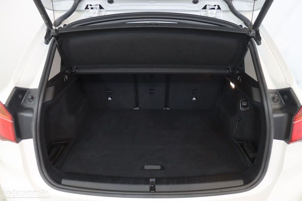BMW X1 16 d sDrive Advantage Auto - 32