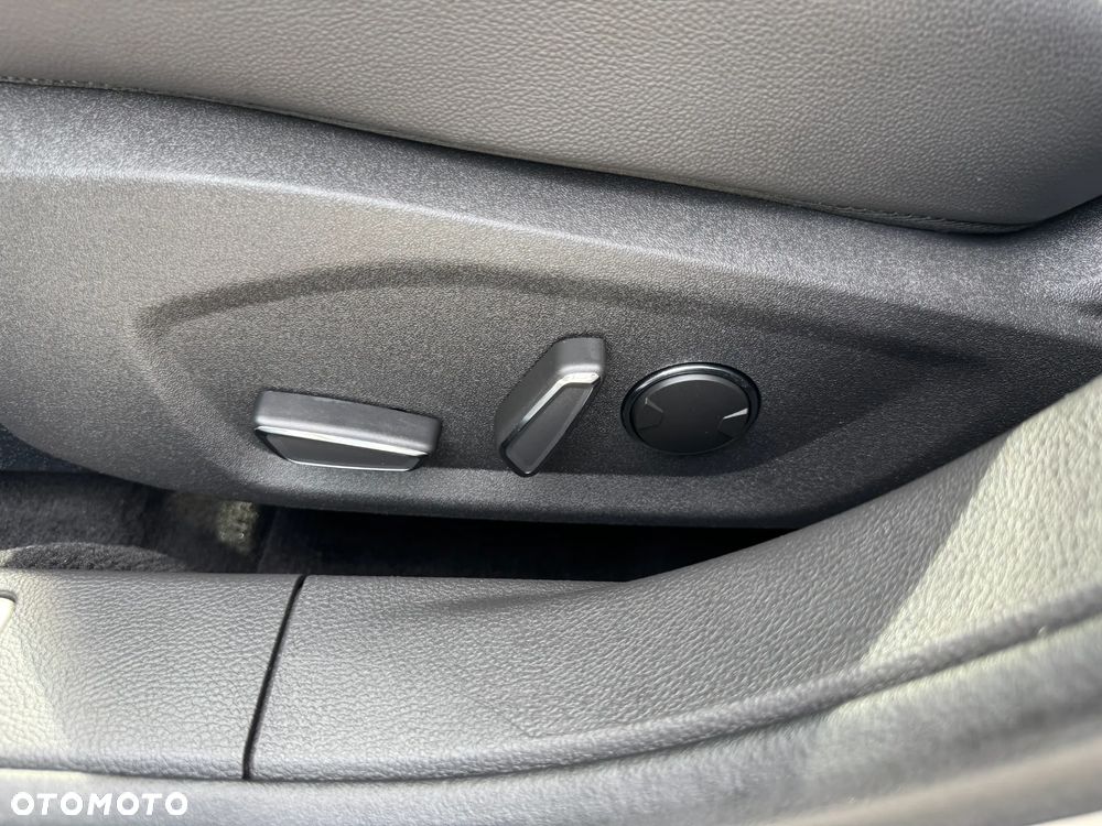 Ford Mondeo 2.0 TDCi ST-Line PowerShift - 28