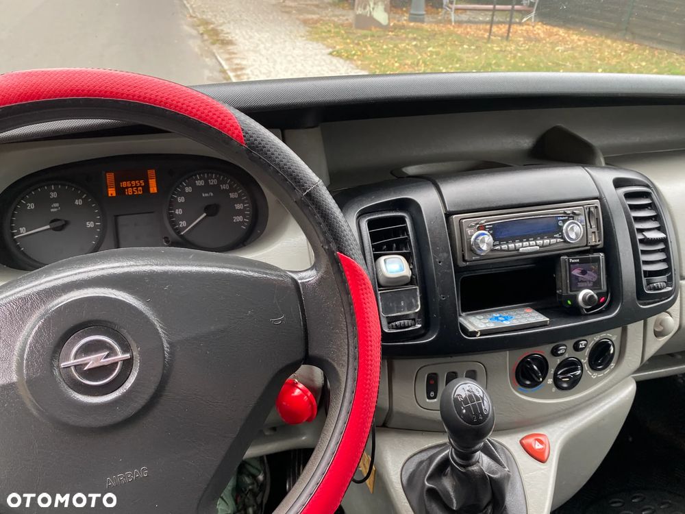 Opel Vivaro - 2