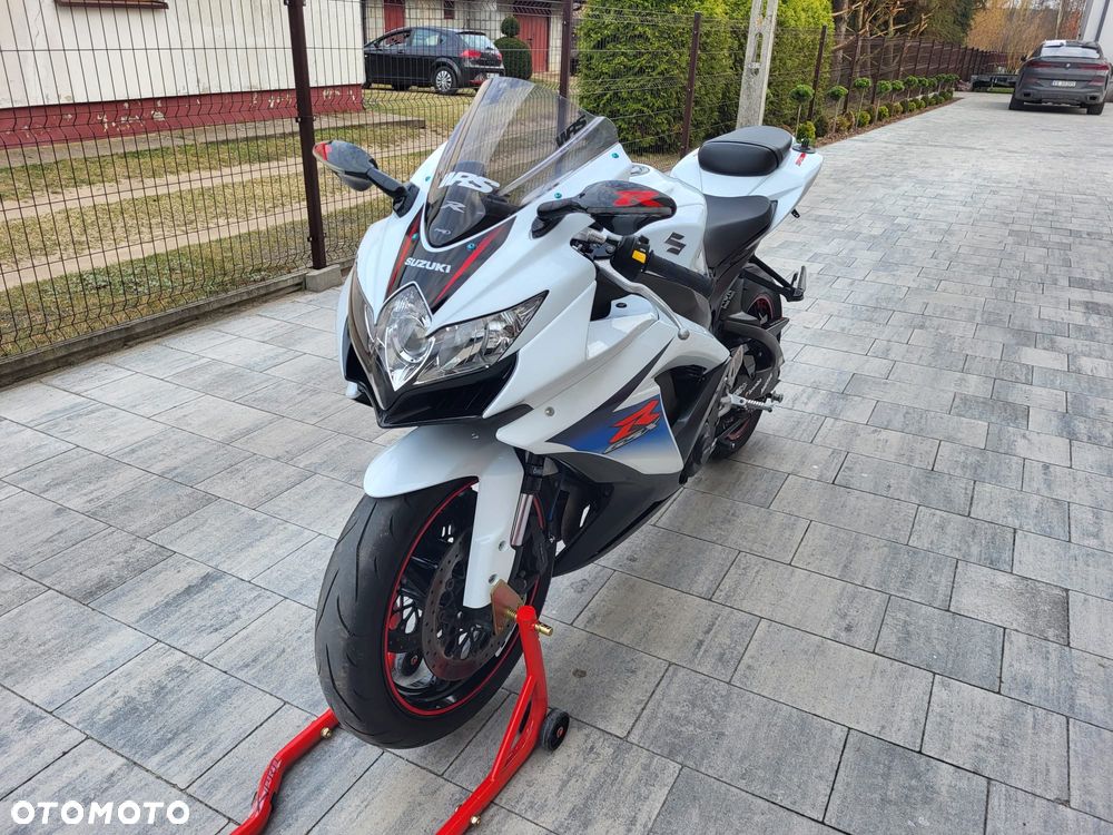 Suzuki GSX-R - 15