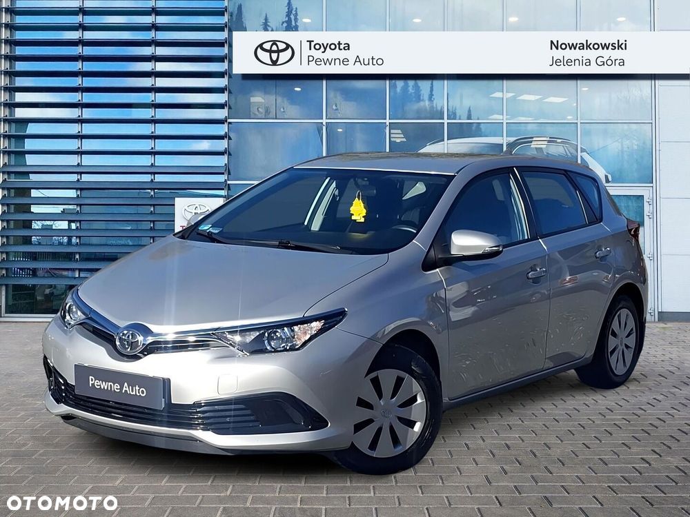 Toyota Auris - 1