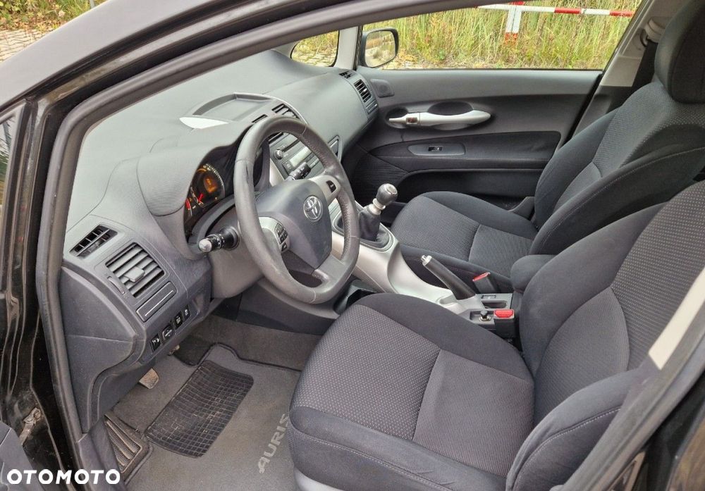 Toyota Auris 1.33 Dual-VVT-i Life - 19