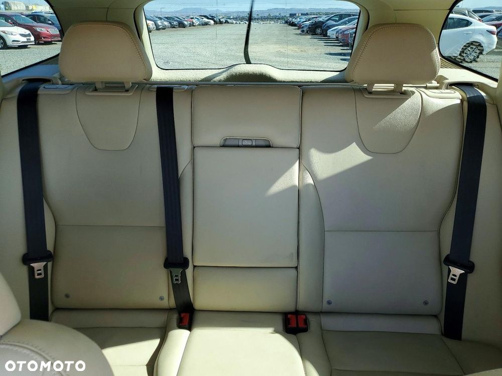 Volvo XC 60 T5 Geartronic Kinetic - 11